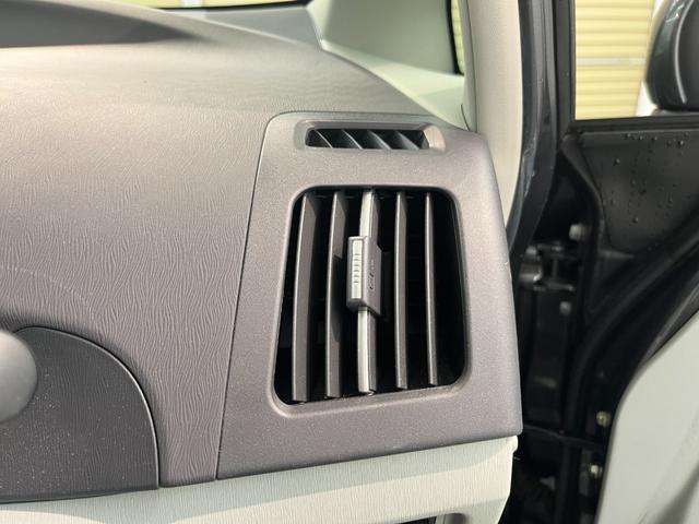 プリウス Ｓ　ＬＥＤエディション　ナビ　ワンセグＴＶ　バックカメラ　ＥＴＣ　ヘッドライトウォッシャー　ＬＥＤヘッドライト　フォグランプ　スマートキー　プッシュスタート（28枚目）