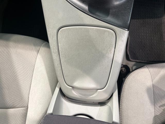 プリウス Ｓ　ＬＥＤエディション　ナビ　ワンセグＴＶ　バックカメラ　ＥＴＣ　ヘッドライトウォッシャー　ＬＥＤヘッドライト　フォグランプ　スマートキー　プッシュスタート（38枚目）