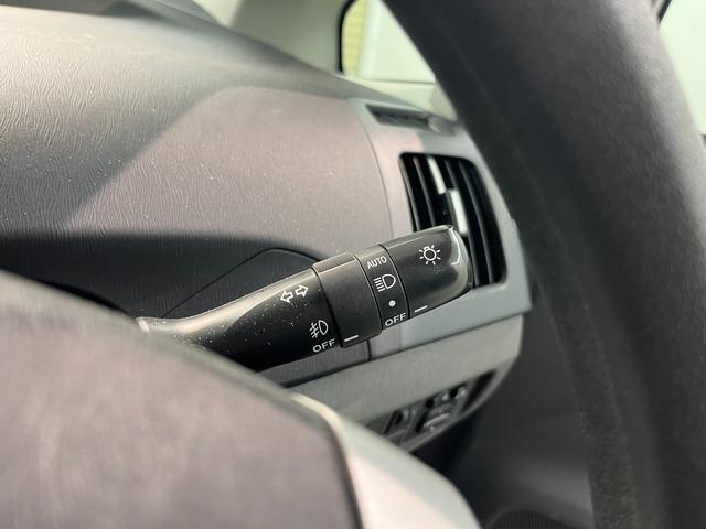 プリウス Ｓ　ナビ　ＴＶ　バックカメラ　ビルトインＥＴＣ　フォグランプ　オートライト　スマートキー　プッシュスタート　ＰＷ　ＰＳ（24枚目）