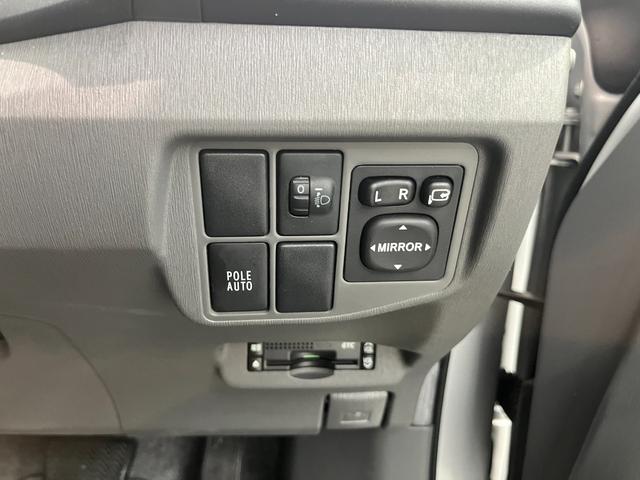 プリウス Ｓ　ナビ　ＴＶ　バックカメラ　ビルトインＥＴＣ　フォグランプ　オートライト　スマートキー　プッシュスタート　ＰＷ　ＰＳ（29枚目）