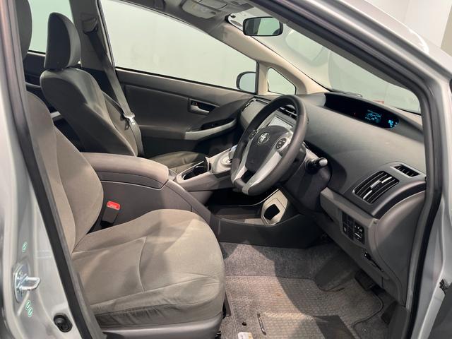 プリウス Ｓ　ナビ　ＴＶ　バックカメラ　ビルトインＥＴＣ　フォグランプ　オートライト　スマートキー　プッシュスタート　ＰＷ　ＰＳ（44枚目）