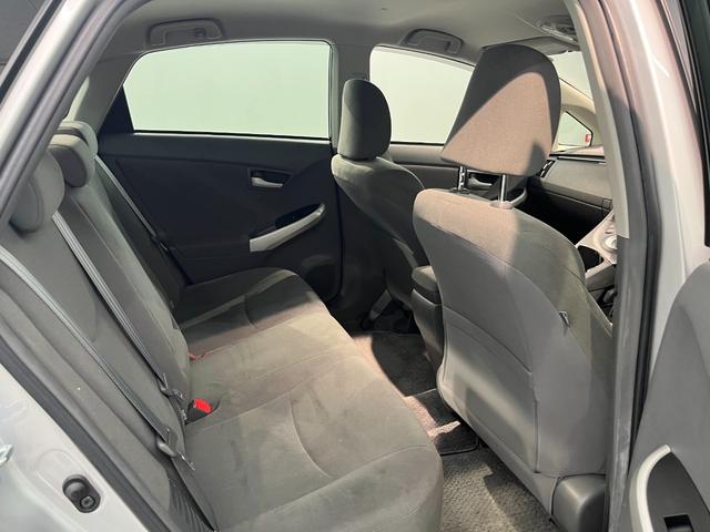 プリウス Ｓ　ナビ　ＴＶ　バックカメラ　ビルトインＥＴＣ　フォグランプ　オートライト　スマートキー　プッシュスタート　ＰＷ　ＰＳ（46枚目）