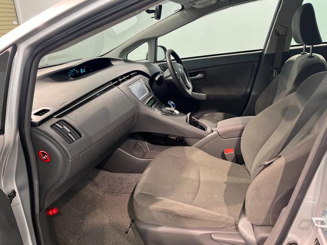 プリウス Ｓ　ナビ　ＴＶ　バックカメラ　ビルトインＥＴＣ　フォグランプ　オートライト　スマートキー　プッシュスタート　ＰＷ　ＰＳ（52枚目）