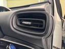 プロの整備士が最新機器で車両の状態をチェック。