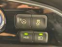 プロの整備士が最新機器で車両の状態をチェック。