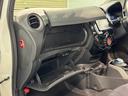 プロの整備士が最新機器で車両の状態をチェック。
