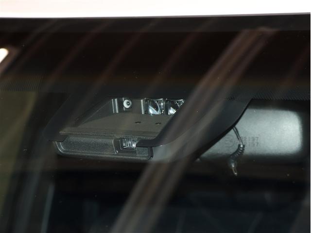 エスティマハイブリッド アエラス　プレミアム－Ｇ　４ＷＤ　フルセグ　メモリーナビ　ＤＶＤ再生　後席モニター　バックカメラ　衝突被害軽減システム　ＥＴＣ　両側電動スライド　ＬＥＤヘッドランプ　乗車定員７人　３列シート（6枚目）