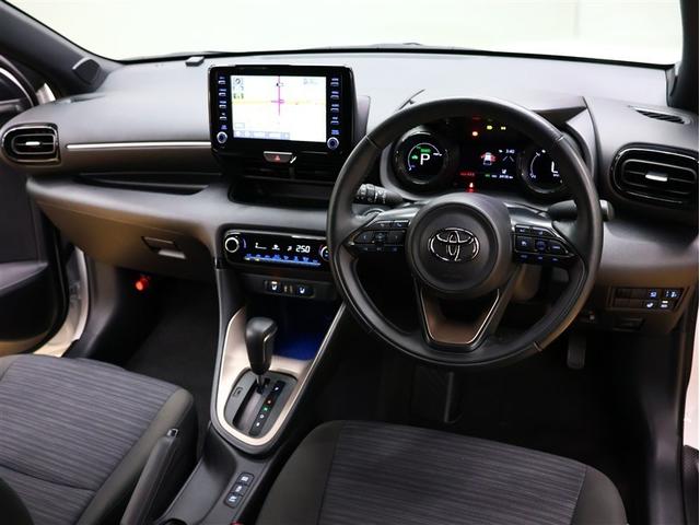 ヤリス ハイブリッドＺ　フルセグ　メモリーナビ　バックカメラ　衝突被害軽減システム　ＥＴＣ　ＬＥＤヘッドランプ　車線逸脱装置　オートマチックハイビーム　ブラインドスポットモニター　パノラミックビューモニター（5枚目）