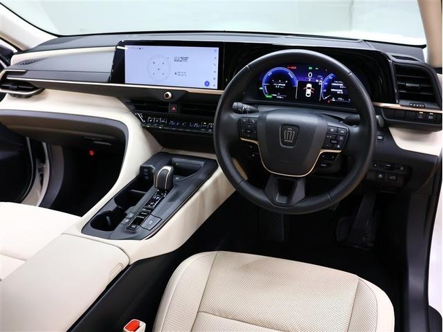 クラウンクロスオーバー Ｇアドバンスド　革シート　４ＷＤ　フルセグ　バックカメラ　衝突被害軽減システム　ＥＴＣ　ドラレコ　ＬＥＤヘッドランプ　車線逸脱装置　オートマチックハイビーム　ブラインドスポットモニター（5枚目）