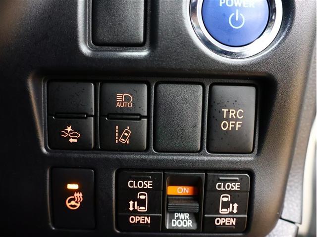 エスクァイア ハイブリッドＧｉプレミアムパッケジブラックテーラード　フルセグ　メモリーナビ　ＤＶＤ再生　後席モニター　バックカメラ　衝突被害軽減システム　ＥＴＣ　両側電動スライド　ＬＥＤヘッドランプ　乗車定員７人　３列シート（8枚目）