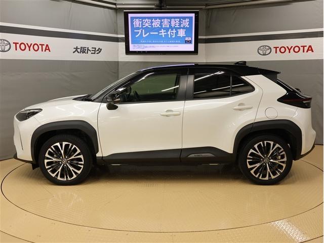 ヤリスクロス ハイブリッドＺ　４ＷＤ　フルセグ　メモリーナビ　バックカメラ　衝突被害軽減システム　ＥＴＣ　ＬＥＤヘッドランプ　パワーバックドア　ステアリングヒーター　パノラミックビューモニター　ブラインドスポットモニター（3枚目）