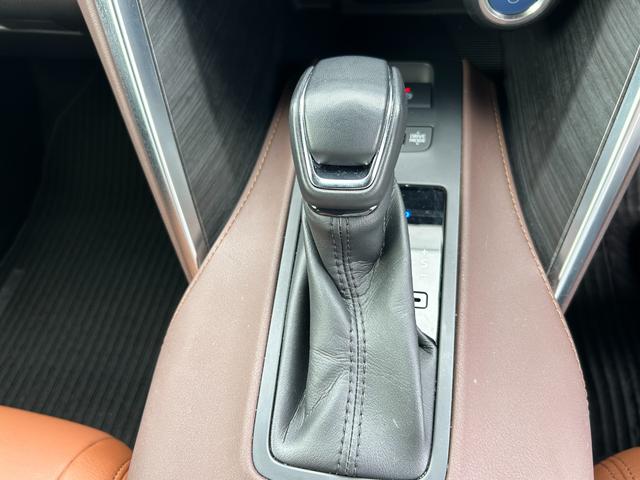 ハリアーハイブリッド Ｇ　ワンオーナー車　ディスプレイオーディオ　フルセグＴＶ　ビルトインＥＴＣ　新車保証継承付き　ＴＺ前後ドラレコ　バックカメラ　　ブラインドスポット　デジタルインナーミラー（22枚目）
