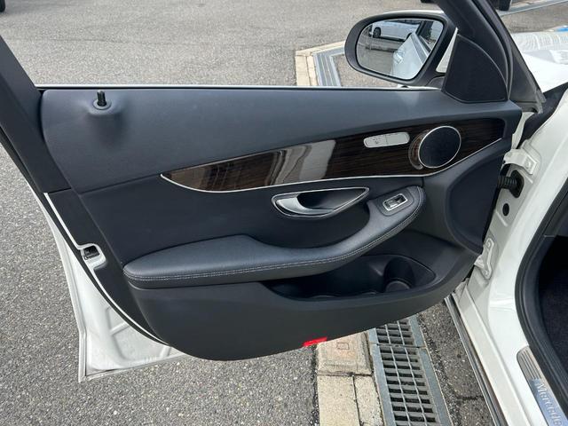 Ｃクラスステーションワゴン Ｃ２２０ｄ　ステーションワゴン　アバンギャルド　レーダーセーフティパッケージ／パーキングアシスト／パワーバックドア／ＬＥＤヘッドライト／シルバールーフレール／純正１７インチＡＷ／メーカーＨＤＤナビ／地デジＴＶ／Ｂカメラ／ＥＴＣ／キーレスゴー２個（32枚目）