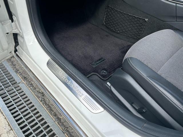 Ｃクラスステーションワゴン Ｃ２２０ｄ　ステーションワゴン　アバンギャルド　レーダーセーフティパッケージ／パーキングアシスト／パワーバックドア／ＬＥＤヘッドライト／シルバールーフレール／純正１７インチＡＷ／メーカーＨＤＤナビ／地デジＴＶ／Ｂカメラ／ＥＴＣ／キーレスゴー２個（39枚目）