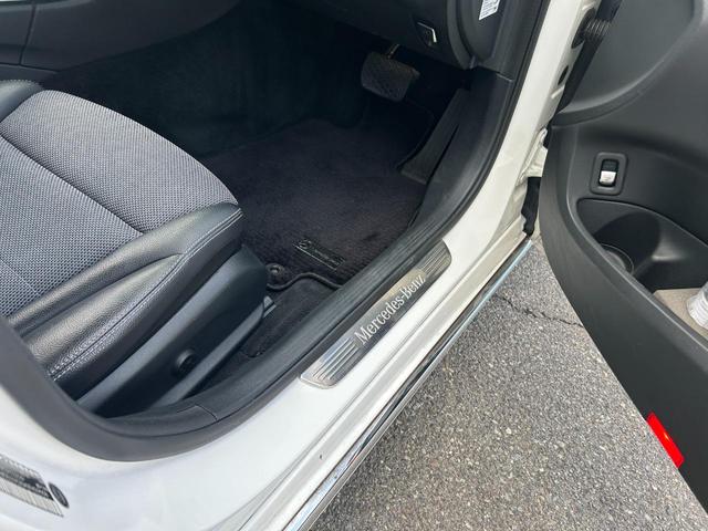 Ｃクラスステーションワゴン Ｃ２２０ｄ　ステーションワゴン　アバンギャルド　レーダーセーフティパッケージ／パーキングアシスト／パワーバックドア／ＬＥＤヘッドライト／シルバールーフレール／純正１７インチＡＷ／メーカーＨＤＤナビ／地デジＴＶ／Ｂカメラ／ＥＴＣ／キーレスゴー２個（40枚目）