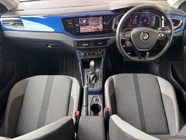 ポロ ＴＳＩハイライン　ＤｉｓｃｏｖｅｒＰｒｏパッケージ／メーカー８インチナビ／フルセグ／ＥＴＣ２．０／セーフティパッケージ／ＢＳＭ／プリクラッシュブレーキシステム／ＬＥＤヘッド／スマートキー２個（7枚目）