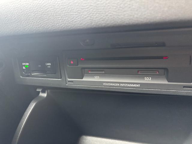 ポロ ＴＳＩハイライン　ＤｉｓｃｏｖｅｒＰｒｏパッケージ／メーカー８インチナビ／フルセグ／ＥＴＣ２．０／セーフティパッケージ／ＢＳＭ／プリクラッシュブレーキシステム／ＬＥＤヘッド／スマートキー２個（23枚目）