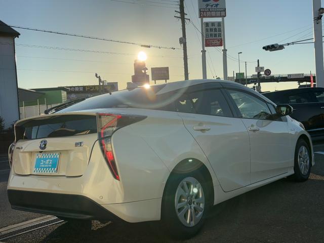 プリウス Ｓセーフティプラス　１年保証付（距離無制限）／ディーラー９インチナビ／セーフティーセンスＰ／クリアランスソナー／パーキングアシスト／フルセグ／ナビレディセット／ＬＥＤヘッドライト／クルコン／ビルトインＥＴＣ／スマートキー（6枚目）