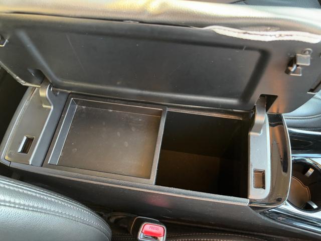 プリウス Ｓセーフティプラス　１年保証付（距離無制限）／ディーラー９インチナビ／セーフティーセンスＰ／クリアランスソナー／パーキングアシスト／フルセグ／ナビレディセット／ＬＥＤヘッドライト／クルコン／ビルトインＥＴＣ／スマートキー（19枚目）