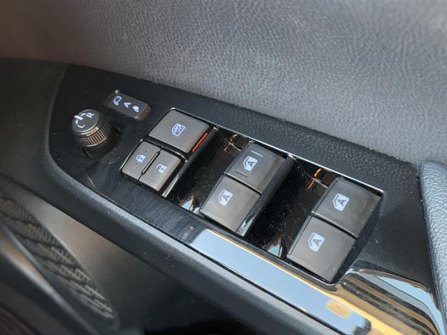 プリウス Ｓセーフティプラス　１年保証付（距離無制限）／ディーラー９インチナビ／セーフティーセンスＰ／クリアランスソナー／パーキングアシスト／フルセグ／ナビレディセット／ＬＥＤヘッドライト／クルコン／ビルトインＥＴＣ／スマートキー（23枚目）