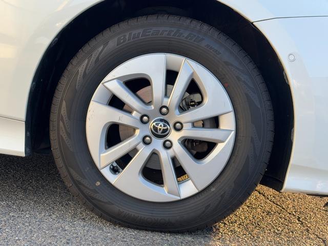 プリウス Ｓセーフティプラス　１年保証付（距離無制限）／ディーラー９インチナビ／セーフティーセンスＰ／クリアランスソナー／パーキングアシスト／フルセグ／ナビレディセット／ＬＥＤヘッドライト／クルコン／ビルトインＥＴＣ／スマートキー（50枚目）