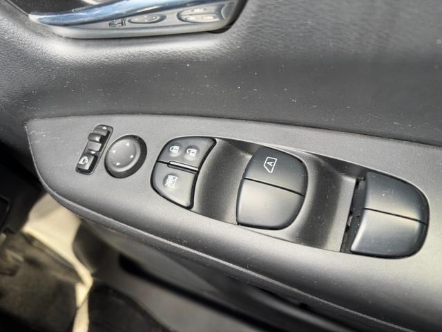 セレナ ハイウェイスター　Ｖセレクション　ユーポス１年保証付（距離無制限）／１オーナー／９インチメモリーナビ／フルセグ／アラウンドビューモニター／純正フリップダウンモニター／プロパイロット／スマートルームミラー／セーフティパックＢ（22枚目）