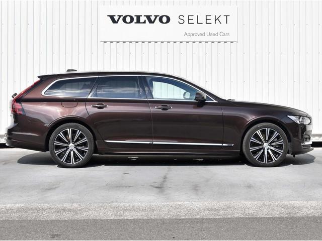 Ｖ９０ Ｂ６　ＡＷＤ　インスクリプション　禁煙車　ターボ＆スーパーチャージャー　マイルドハイブリッド　ワンオーナー車　衝突被害軽減ブレーキ　リアトラフィックモニター　ブラインドスポットモニター　オートハイビーム　ボルボインテリセーフ（7枚目）