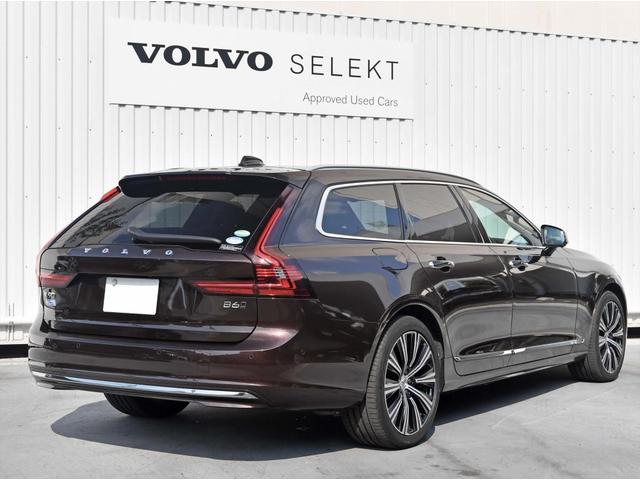 Ｖ９０ Ｂ６　ＡＷＤ　インスクリプション　禁煙車　ターボ＆スーパーチャージャー　マイルドハイブリッド　ワンオーナー車　衝突被害軽減ブレーキ　リアトラフィックモニター　ブラインドスポットモニター　オートハイビーム　ボルボインテリセーフ（12枚目）