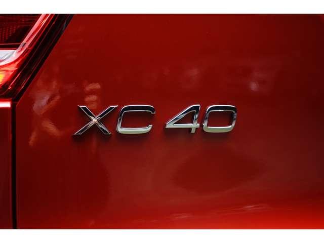 ＸＣ４０ アルティメット　Ｂ４　ＡＷＤ　ターボ車　アダプティブクルーズコントロール　衝突被害軽減ブレーキ　レーンキープアシスト　禁煙車　シートヒーター　サンルーフ　電動リアゲート　ボルボインテリセーフ（15枚目）