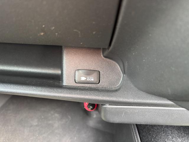 ハイエースバン スーパーＧＬ　ダークプライムＩＩ　ディーゼルターボ／アルパインフローティングナビ／フルセグＴＶ／パノラミックビューモニター／セーフティーセンス／両側パワスラ／デジタルインナーミラー／ベッドキット／ハーフレザーシート／スマートキー２本（22枚目）