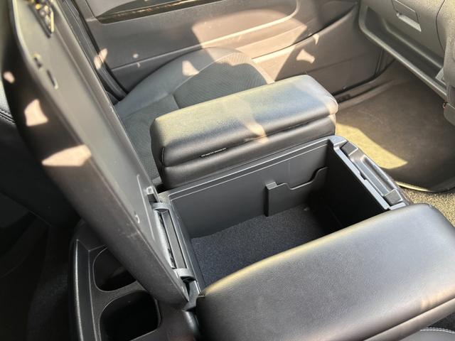 ハイエースバン スーパーＧＬ　ダークプライムＩＩ　ディーゼルターボ／アルパインフローティングナビ／フルセグＴＶ／パノラミックビューモニター／セーフティーセンス／両側パワスラ／デジタルインナーミラー／ベッドキット／ハーフレザーシート／スマートキー２本（24枚目）