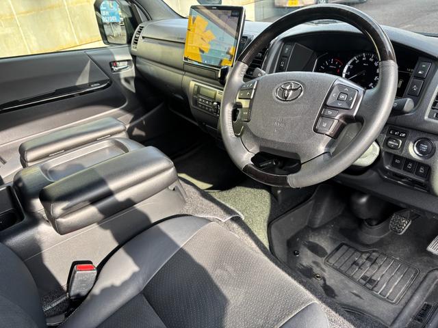 ハイエースバン スーパーＧＬ　ダークプライムＩＩ　ディーゼルターボ／アルパインフローティングナビ／フルセグＴＶ／パノラミックビューモニター／セーフティーセンス／両側パワスラ／デジタルインナーミラー／ベッドキット／ハーフレザーシート／スマートキー２本（31枚目）