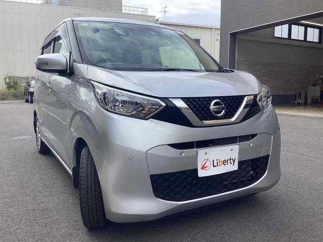 デイズ X 全周囲カメラ ナビ TV クリアランスソナー オートライト スマートキー アイドリングストップ 電動格納ミラー ベンチシート CVT ABS ESC CD USB ミュージックプレイヤー接続可(6枚目)