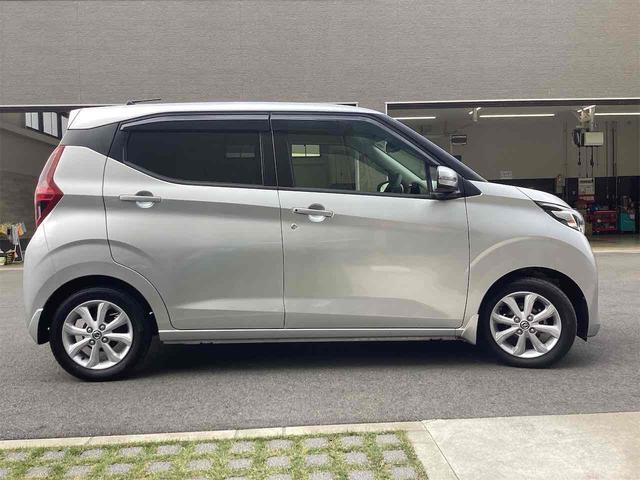 デイズ X 全周囲カメラ ナビ TV クリアランスソナー オートライト スマートキー アイドリングストップ 電動格納ミラー ベンチシート CVT ABS ESC CD USB ミュージックプレイヤー接続可(7枚目)