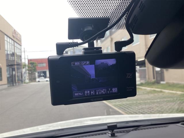 TOYOTA PRIUS A PREMIUM