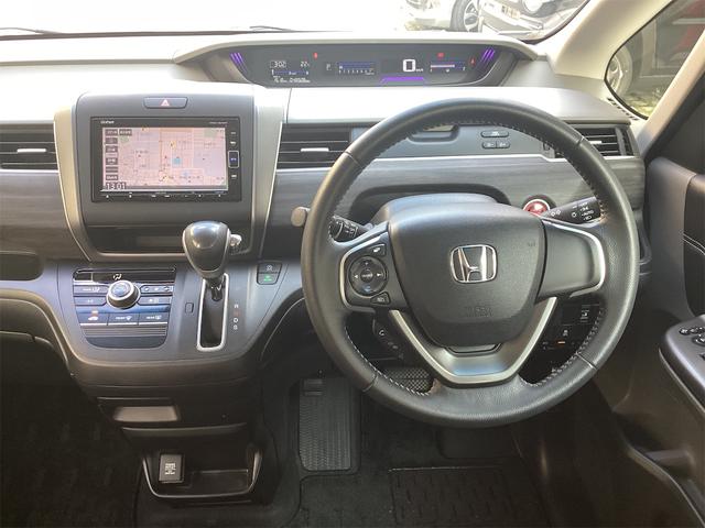 フリード G ETC バックカメラ ナビ TV 両側スライド・片側電動 スマートキー アイドリングストップ 電動格納ミラー 3列シート CVT アルミホイール USB ミュージックプレイヤー接続可(9枚目)