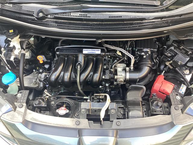 フリード G ETC バックカメラ ナビ TV 両側スライド・片側電動 スマートキー アイドリングストップ 電動格納ミラー 3列シート CVT アルミホイール USB ミュージックプレイヤー接続可(20枚目)