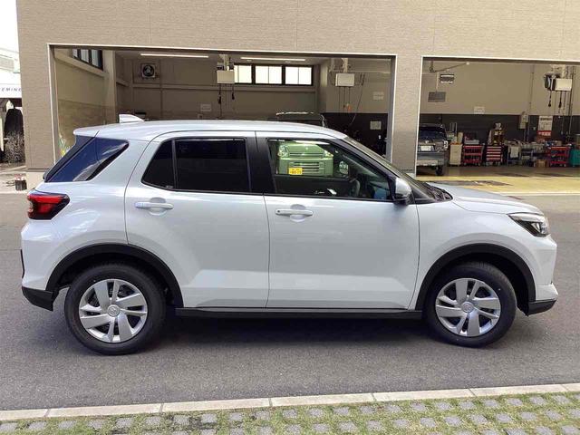 ライズ X クリアランスソナー 衝突被害軽減システム オートライト LEDヘッドランプ スマートキー アイドリングストップ 電動格納ミラー CVT 盗難防止システム 衝突安全ボディ ABS ESC エアコン(4枚目)