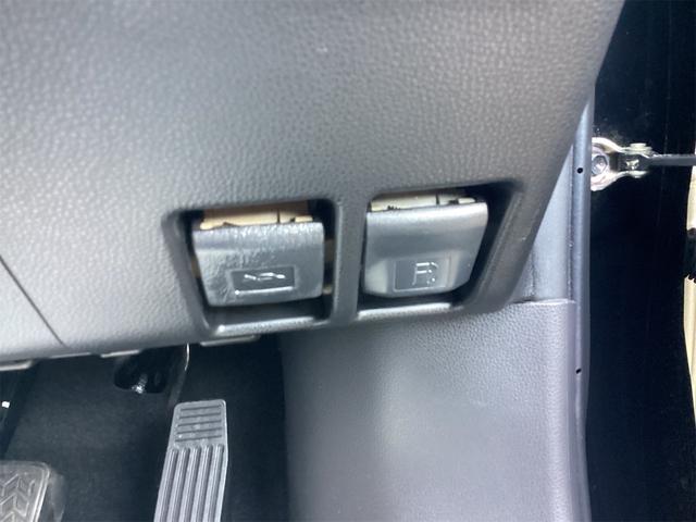 RAV4 X ETC バックカメラ クリアランスソナー オートクルーズコントロール レーンアシスト 衝突被害軽減システム サンルーフ ナビ TV オートマチックハイビーム オートライト LEDヘッドランプ(44枚目)