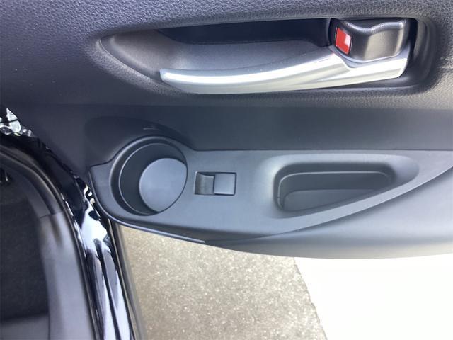 カローラクロス ハイブリッド Z バックカメラ クリアランスソナー オートクルーズコントロール レーンアシスト パワーシート 衝突被害軽減システム サンルーフ ナビ TV オートマチックハイビーム LEDヘッドランプ(41枚目)