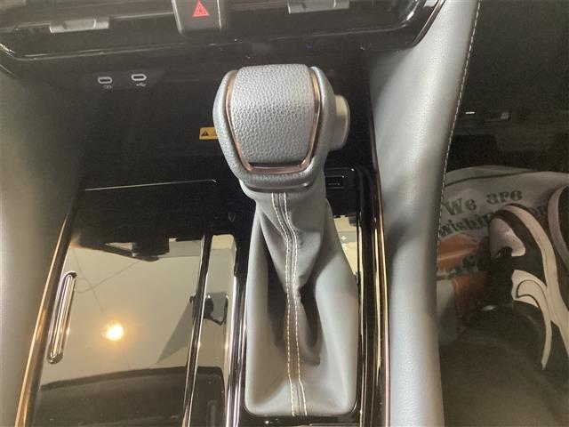 トヨタ アルファードハイブリッド 8枚目