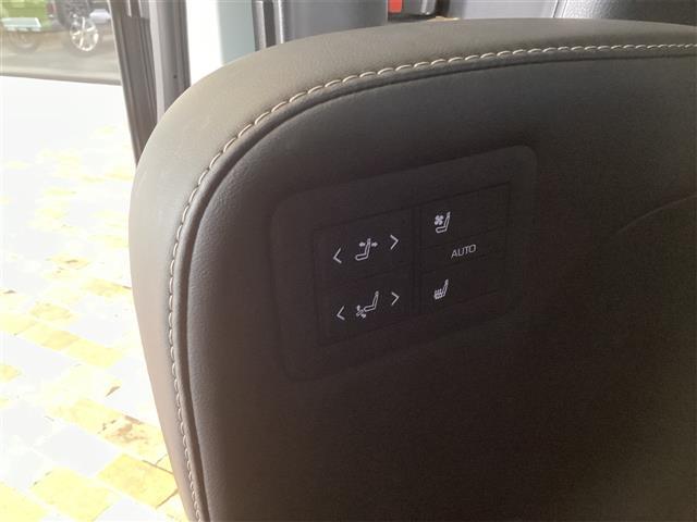 トヨタ アルファードハイブリッド 30枚目