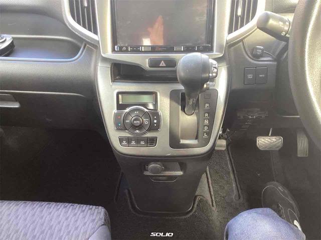 ソリオ ハイブリッドMX ETC バックカメラ ナビ レーンアシスト 衝突被害軽減システム 両側スライド・片側電動 スマートキー アイドリングストップ 電動格納ミラー シートヒーター CVT アルミホイール(8枚目)