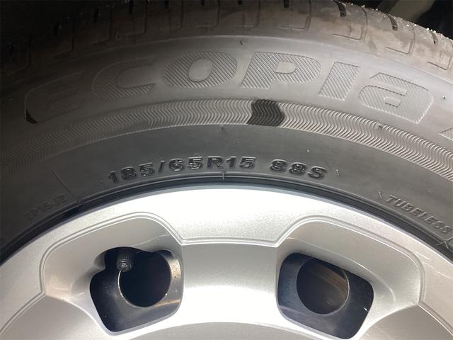 シエンタ ハイブリッドX クリアランスソナー オートクルーズコントロール レーンアシスト 衝突被害軽減システム 両側スライド・片側電動 オートマチックハイビーム オートライト LEDヘッドランプ スマートキー 電動格納ミラー(28枚目)