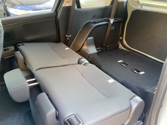 シエンタ ハイブリッドX クリアランスソナー オートクルーズコントロール レーンアシスト 衝突被害軽減システム 両側スライド・片側電動 オートマチックハイビーム オートライト LEDヘッドランプ スマートキー 電動格納ミラー(34枚目)