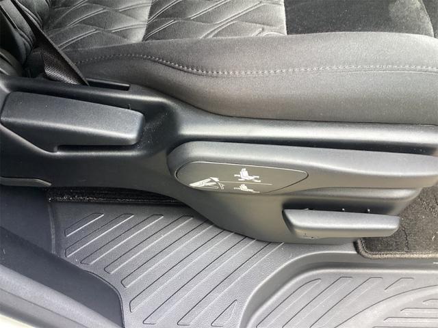 アルファード ２．５Ｓ　Ａパッケージ　バックカメラ　ナビ　ＴＶ　クリアランスソナー　オートクルーズコントロール　レーンアシスト　衝突被害軽減システム　両側電動スライドドア　オートマチックハイビーム　ＬＥＤヘッドランプ（44枚目）