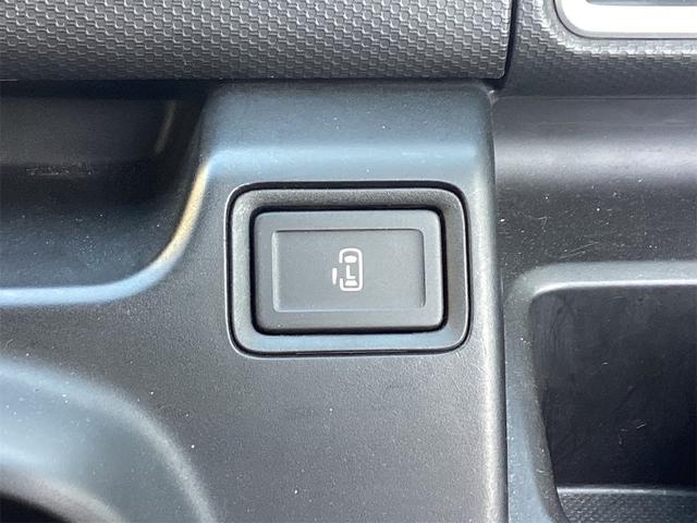 開け閉めラクラク電動スライドドア♪荷物が多いときなど大変助かりますね！