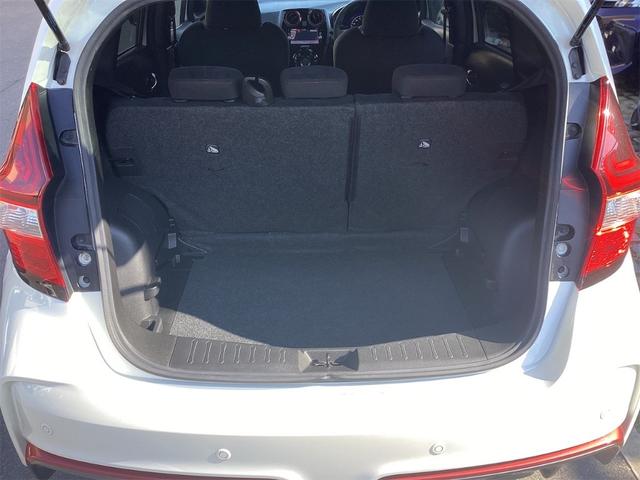 ノート ｅ－パワーニスモ　全周囲カメラ　純正ナビ　ＴＶ　クリアランスソナー　レーンアシスト　衝突被害軽減システム　アルミホイール　オートライト　スマートキー　電動格納ミラー　ＣＶＴ　盗難防止システム（15枚目）