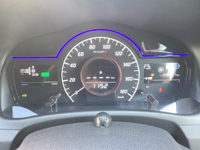 ノート ｅ－パワーニスモ　全周囲カメラ　純正ナビ　ＴＶ　クリアランスソナー　レーンアシスト　衝突被害軽減システム　アルミホイール　オートライト　スマートキー　電動格納ミラー　ＣＶＴ　盗難防止システム（30枚目）