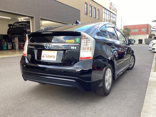 プリウス Ｓ　ＬＥＤエディション　ＥＴＣ　衝突被害軽減システム　ＴＶ　アルミホイール　ＬＥＤヘッドランプ　ヘッドライトウォッシャー　ＣＶＴ　スマートキー　アイドリングストップ　電動格納ミラー　盗難防止システム　ＣＤ（18枚目）